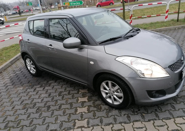 Suzuki Swift cena 19990 przebieg: 176000, rok produkcji 2012 z Gniezno małe 254